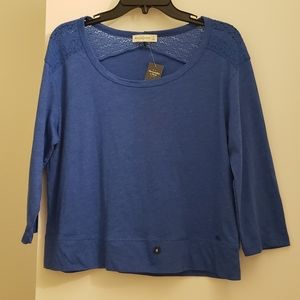 Abercombie & Fitch women top